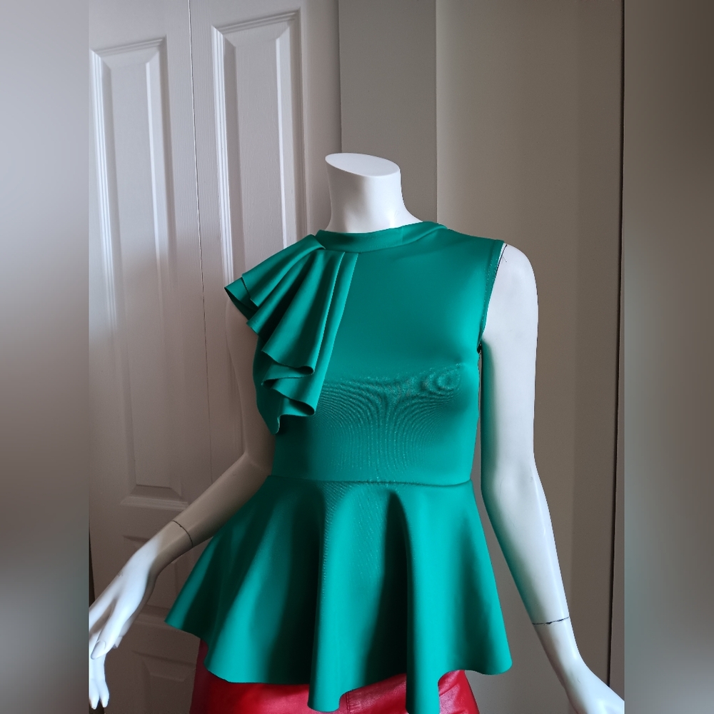 Elegant Green Sleeveless Dress
